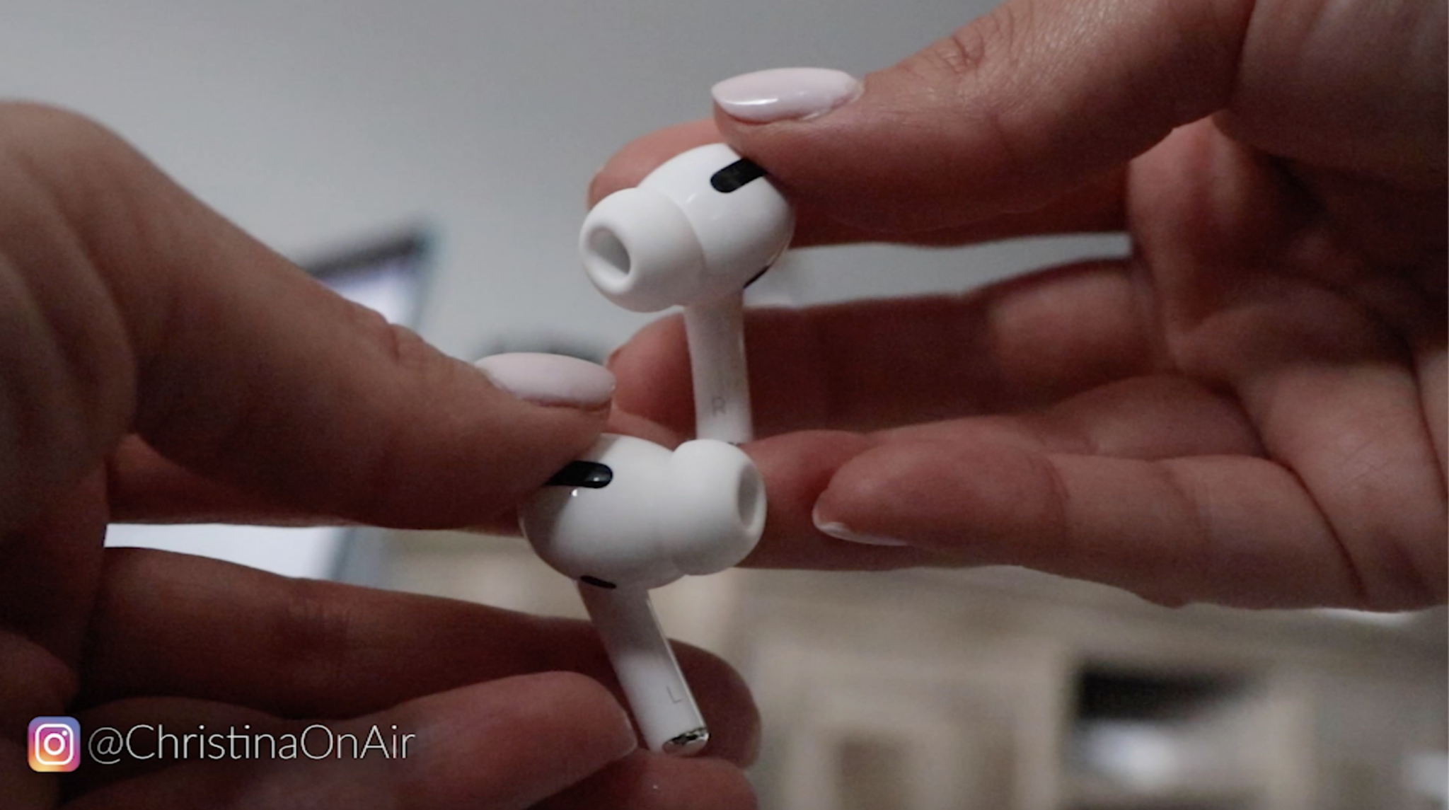 how to change size of apple airpods